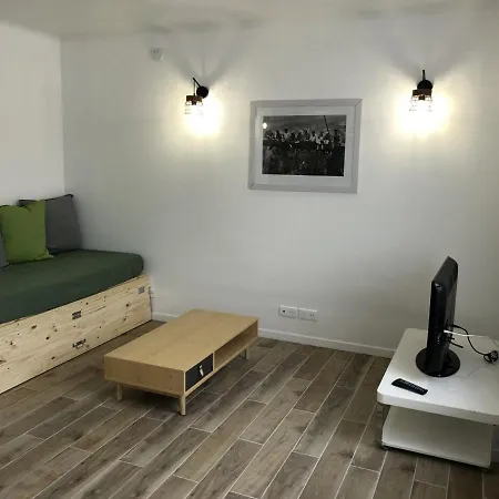 Alloappartmeuble Stpol アパート